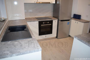 Mobilier bucatarie open space PicoMob fronturi PAL lucios FunderMax sertare antaro electrocasnice bosch
